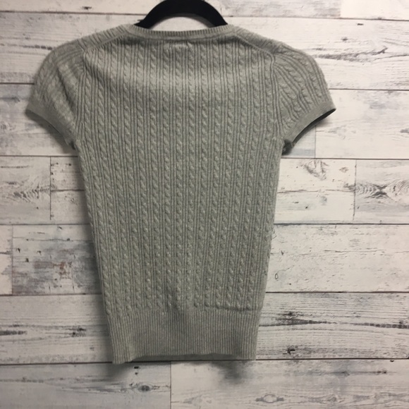GAP v-neck cable knit short sleeve sweater - Picture 2 of 4